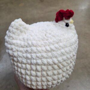 Crochet plush chicken with 2 eggs